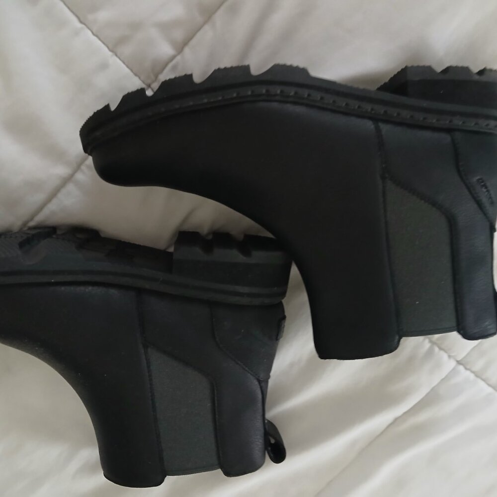 Sorel Lennox Chelsea Boots size 11 New in Box black waterproof - Picture 3 of 3